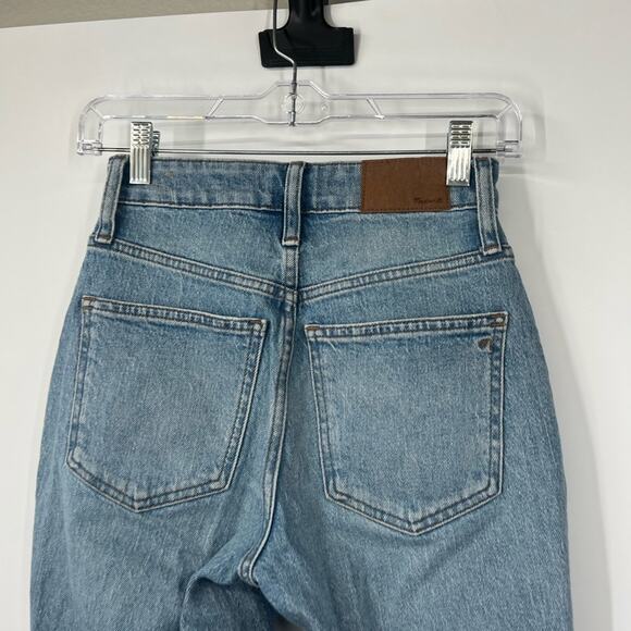 Madewell The Curvy Perfect Vintage Jeans in Coney Wash Destroyed Edition - Picture 7 of 10